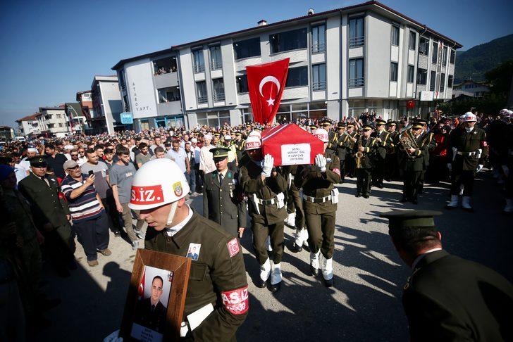 Şehit Piyade Uzman Çavuş Serhat Bal, Düzce'de son yolculuğuna uğurlandı G4