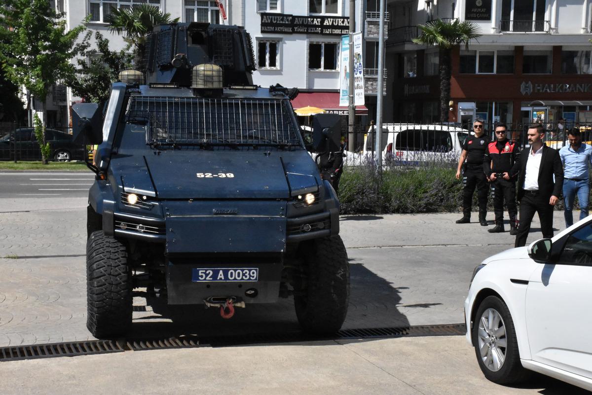 G&Uuml;NCELLEME - Ordu'da g&uuml;r&uuml;lt&uuml; nedeniyle &ccedil;ıkan silahlı kavgada baba ile oğlu &ouml;ld&uuml;