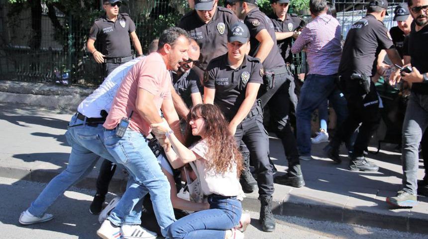 Ankara’da izinsiz LGBT yürüyüşünde olaylar çıktı! Polis müdahale etti...