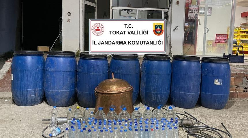 Tokat'ta 950 litre kaçak içki ele geçirildi