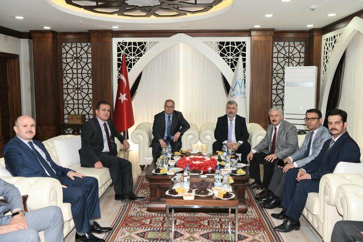 Bakan yardımcıları Dönmez ve Kalaycı, Hakkari'de ziyaretlerde bulundu G2