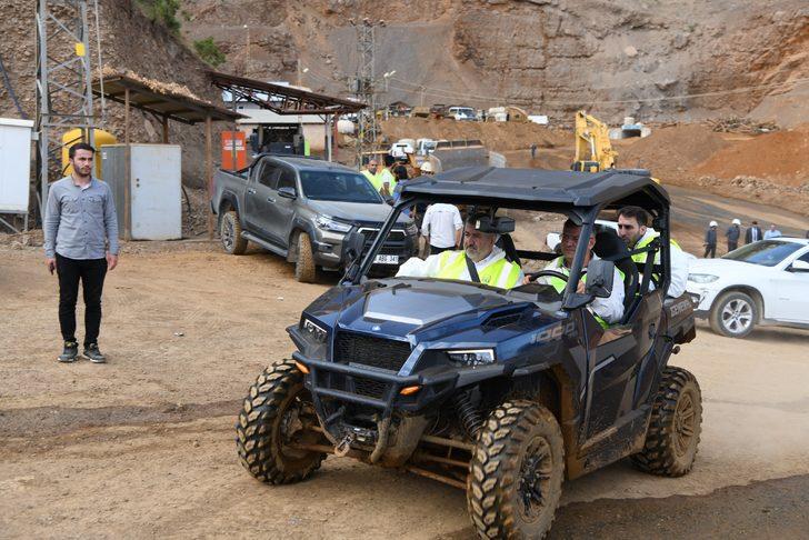 Bakan yardımcıları Dönmez ve Kalaycı, Hakkari'de ziyaretlerde bulundu G4
