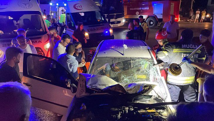 Bodrum'da kamyonetle otomobilin çarpıştığı kazada 4 kişi yaralandı G4