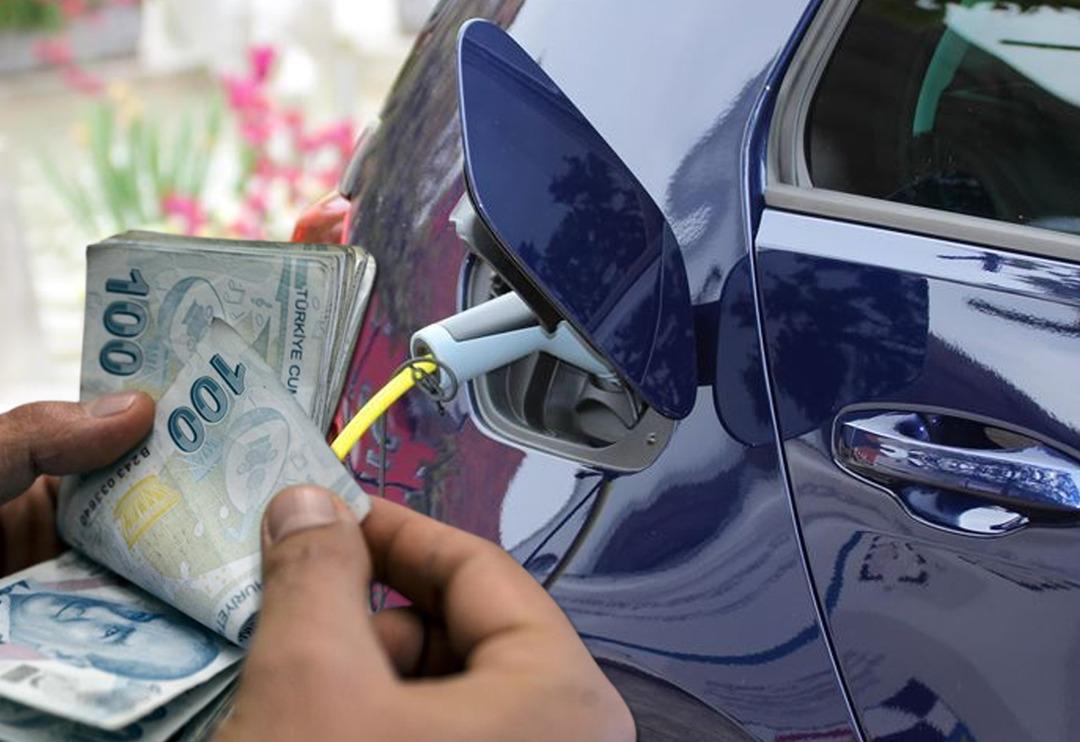 Elektrikli otomobilllerdeki &Ouml;TV indirimi Resmi Gazete'de! Bazı otomobillerin fiyatı 300 bin TL d&uuml;şt&uuml;: Mini Cooper, Volvo, Seres 3, Skywell ET5...