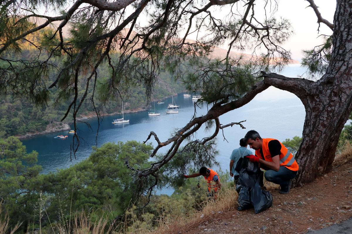 Fethiye Yarımada'da &ccedil;evre temizliği yapıldı