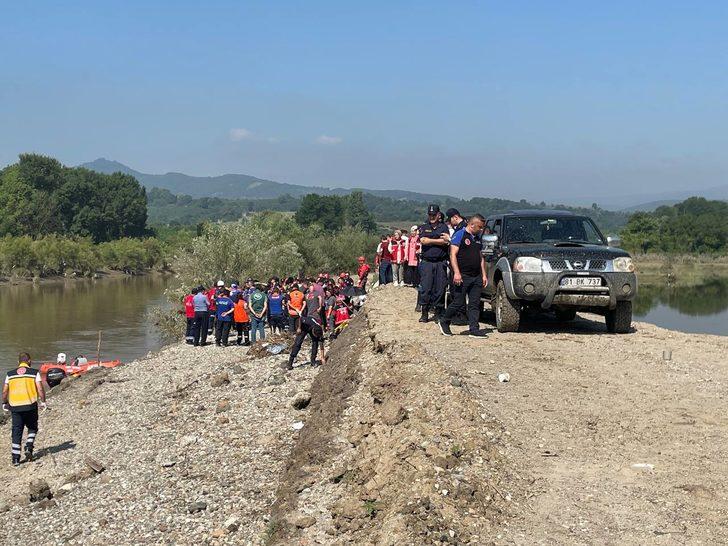 GÜNCELLEME - Düzce'de sele kapılan kepçe operatörünün cenazesi bulundu G1