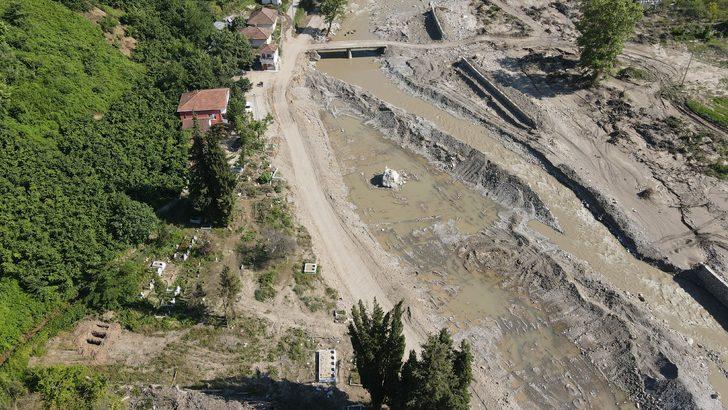 Selde köy camisinin yıkılması ve suyun mezarlığa zarar verme anı kamerada G2
