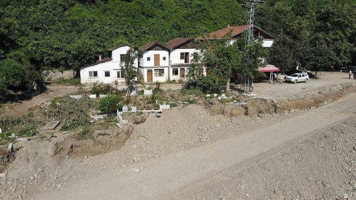 Selde köy camisinin yıkılması ve suyun mezarlığa zarar verme anı kamerada G5