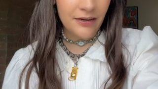 Vajinal akıntıyla kendisine özel parfüm yaptı! Sosyal medyayı salladı: Erkekleri çekeceksiniz