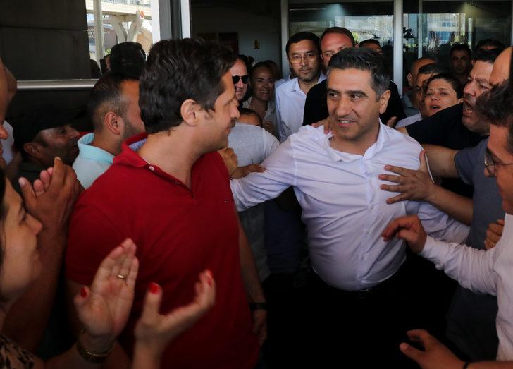 GÜNCELLEME - İzmir Menderes Belediye Başkanı Kayalar ve 31 şüpheli serbest kaldı G1