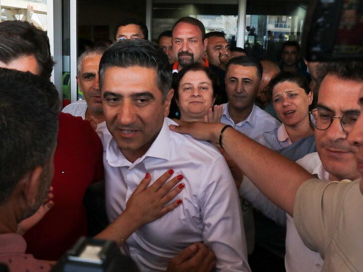 GÜNCELLEME - İzmir Menderes Belediye Başkanı Kayalar ve 31 şüpheli serbest kaldı G2