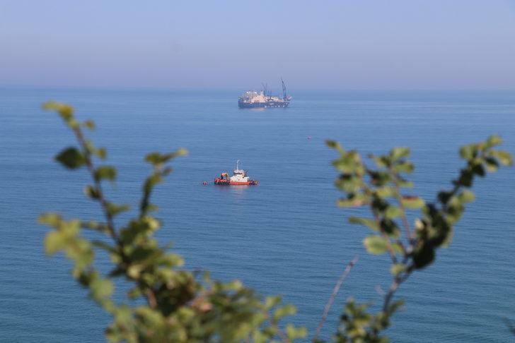 Derin denizde boru indirme işlemi yapacak gemi Zonguldak açıklarında G2