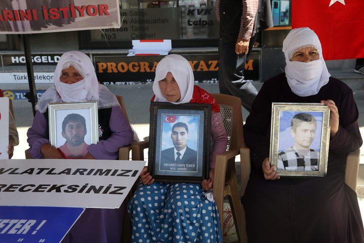 Muşlu aileler evlatları için HDP il binası önündeki eylemlerini sürdürdü G2