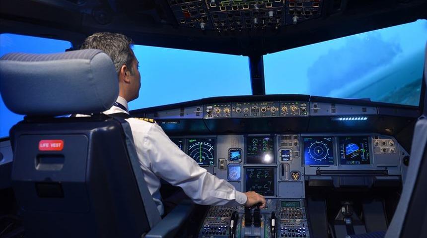Türk pilotlarla ilgili önemli karar! 6 ay boyunca kabul edilmeyecek