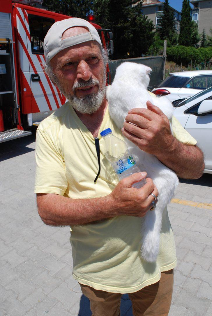 Maltepe'de 4 katlı binada çıkan yangın söndürüldü G3