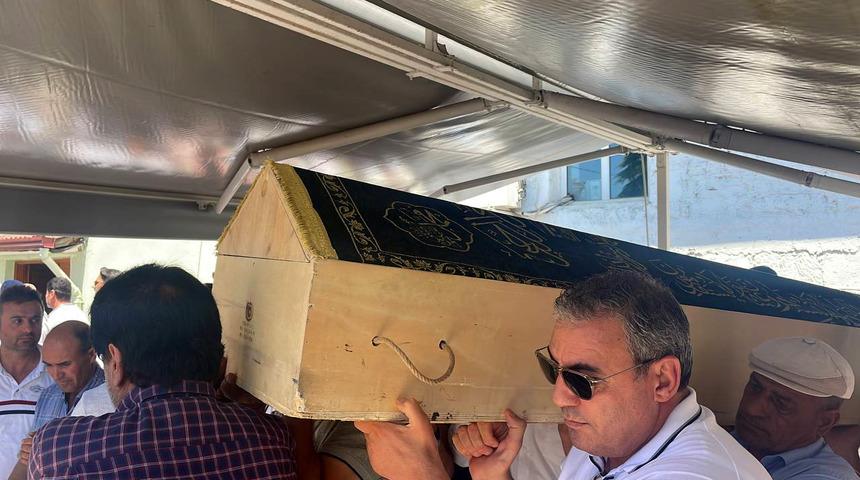 Kırklareli'nde otobüs kazasında ölen 5 yaşındaki Berat'ın cenazesi toprağa verildi