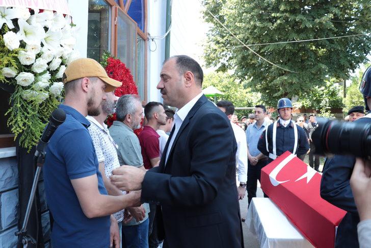 Trafik kazasında hayatını kaybeden Uzman Çavuş Samet Kula'nın cenazesi Sakarya'da toprağa verildi G2