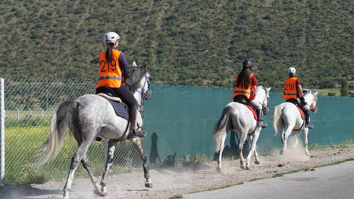 Kayseri'de Atlı Dayanaklılık Yarışması düzenlendi G2