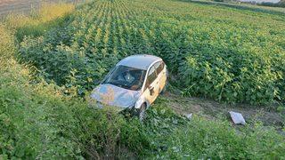 Tokat'ta tarlaya devrilen otomobildeki 4 kişi yaralandı