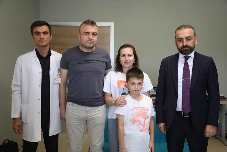 İşitme kaybı bulunan çocukların sessiz dünyaları biyonik kulakla değişti G4