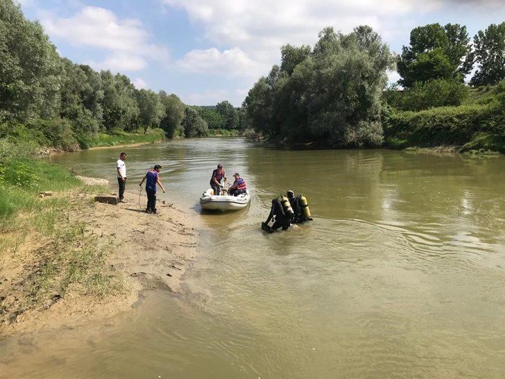 Sakarya Nehri'nde akıntıya kapılan çocuğun cansız bedeni bulundu G1