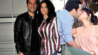 Murat Yıldırım ve Özge Gürel'in öpüşme sahnelerine İmane Elbani müdahalesi!