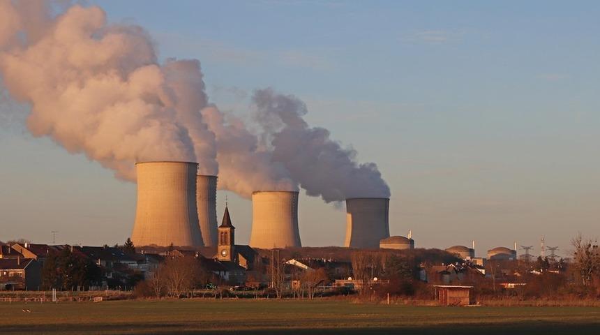 Avrupa Parlamentosu doğalgaz ve nükleer enerjinin 'yeşil' olduğuna karar verdi