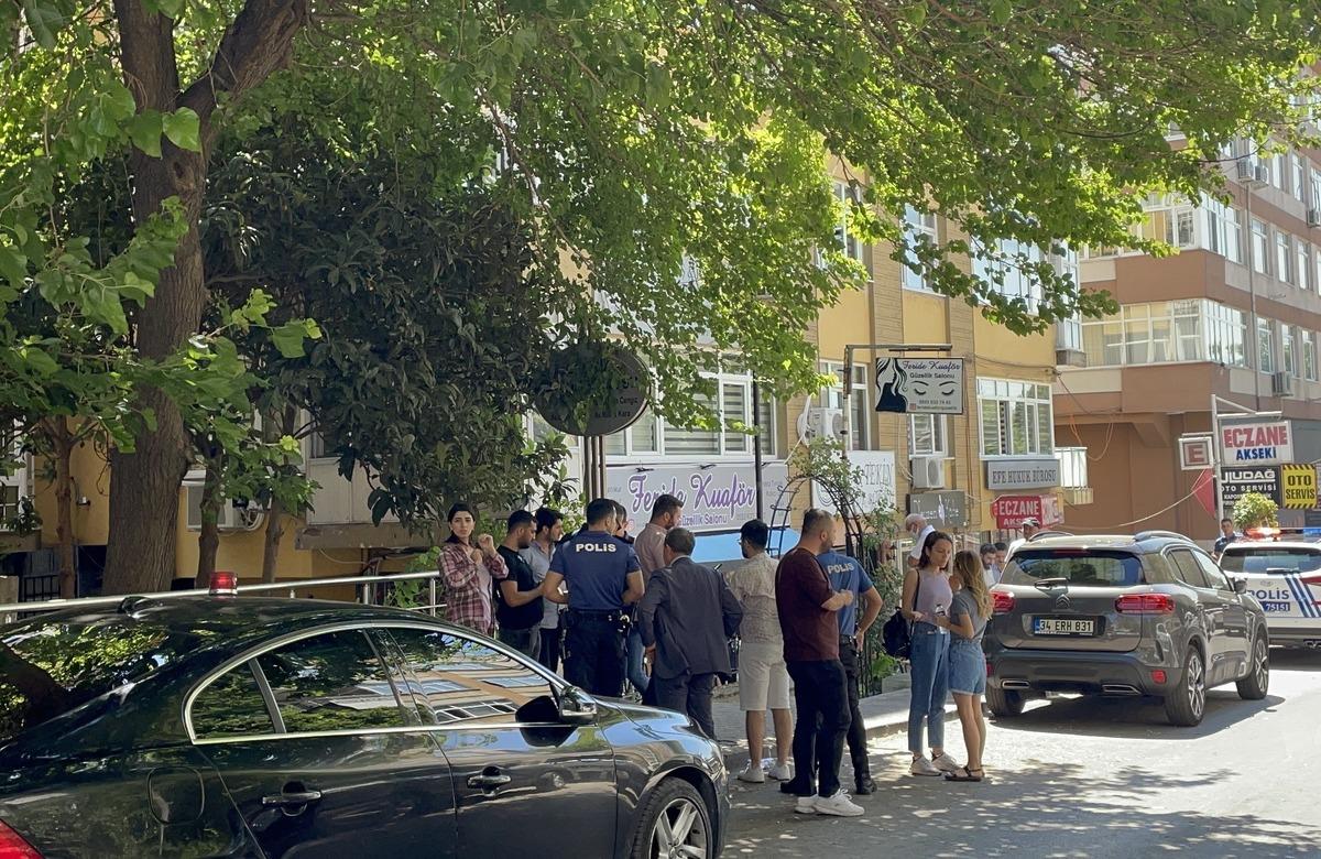 İstanbul'da bir avukat ve kadını &ouml;ld&uuml;ren ş&uuml;pheli yakalandı