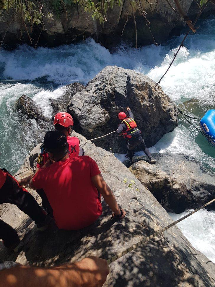 Müküs Çayı'nda kaybolan hemşire rafting botlarıyla aranıyor G2