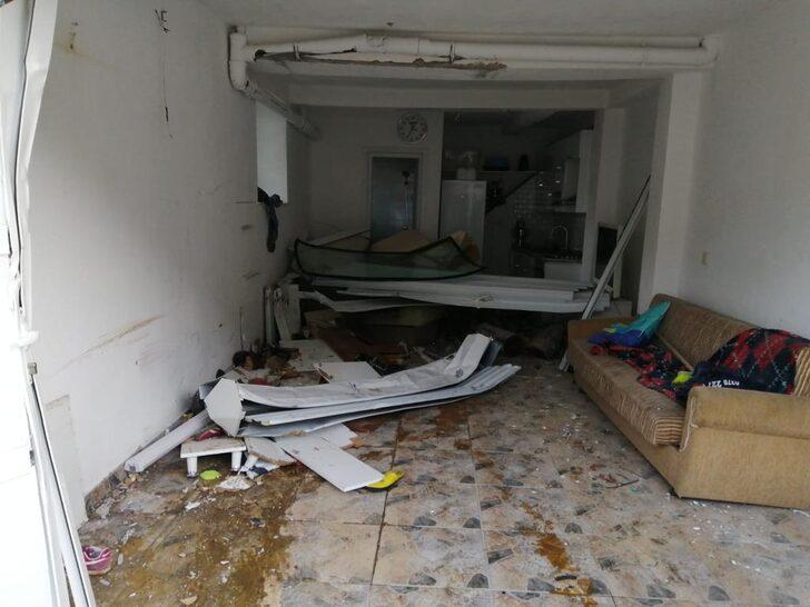 Bartın'da minibüsün evin bodrum katına girdiği kazada 10 kişi yaralandı G3