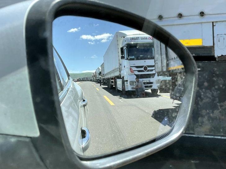 Ticaret Bakan Yardımcısı Turagay, Çıldır-Aktaş Gümrük Kapısı'nda incelemede bulundu: G4