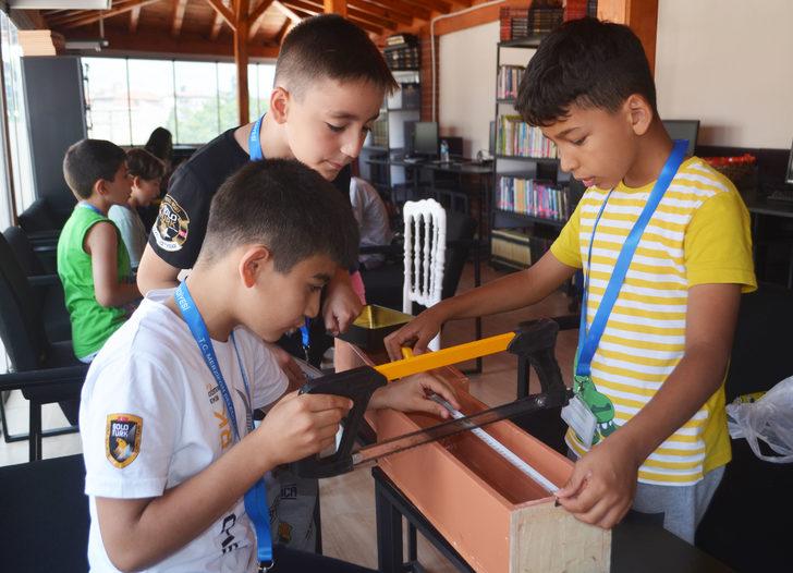 Öğrenciler atık malzemeleri hayvanlar için yuvaya dönüştürdü G2