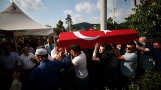 Düzce'de sele kapılan kepçe operatörünün cenazesi toprağa verildi