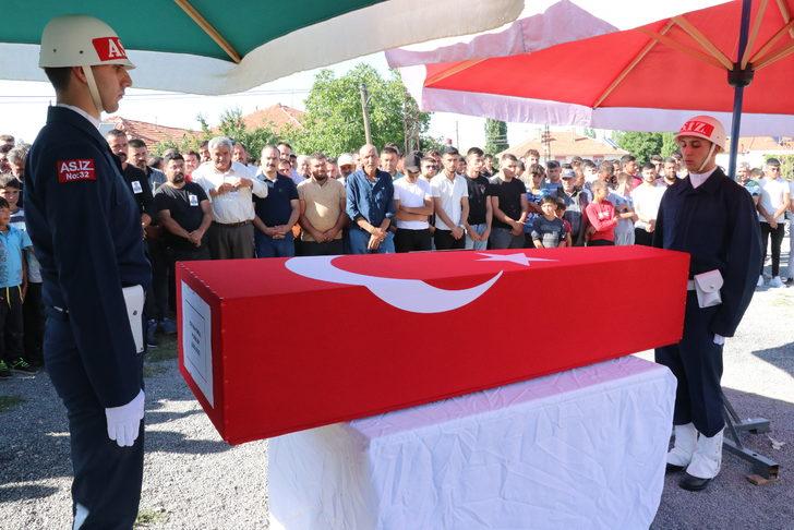 Kırklareli'ndeki trafik kazasında ölen piyade sözleşmeli er Ceyhun Erol Yozgat'ta toprağa verildi G2