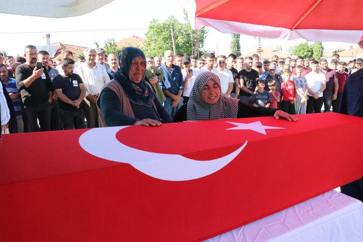 Kırklareli'ndeki trafik kazasında ölen piyade sözleşmeli er Ceyhun Erol Yozgat'ta toprağa verildi G3