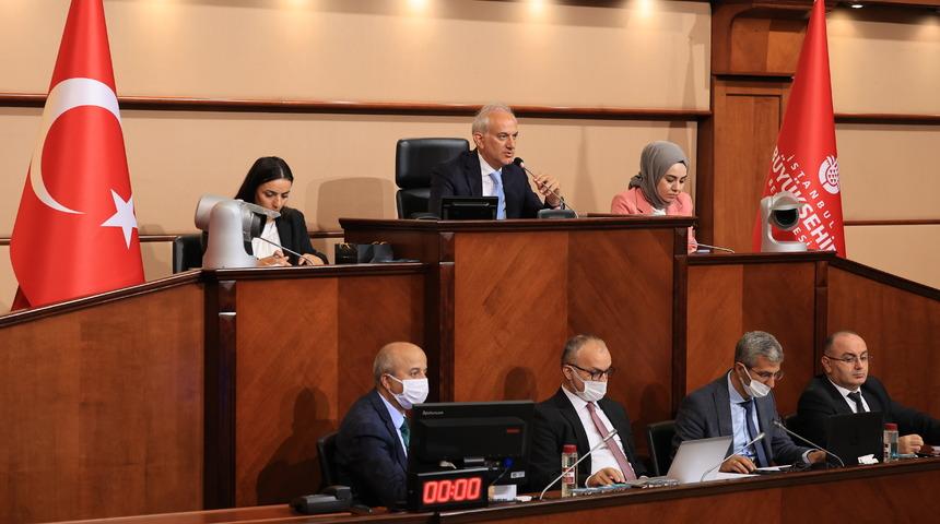 İBB Meclisinde İstanbul Kitapçısı'nda satılan ''muzır kitap'' tartışıldı