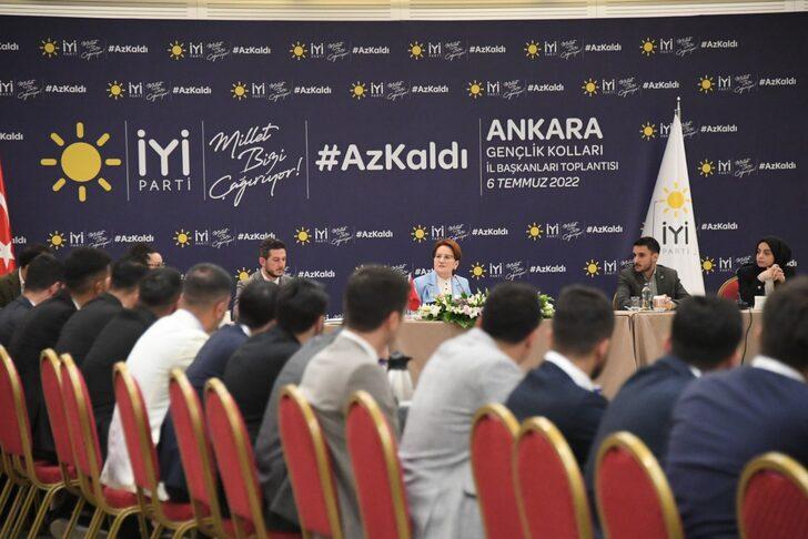 Meral Akşener, partisinin gençlik kolları il başkanlarıyla bir araya geldi G2