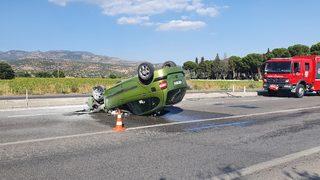 İzmir'de devrilen otomobildeki 1'i bebek 6 kişi yaralandı