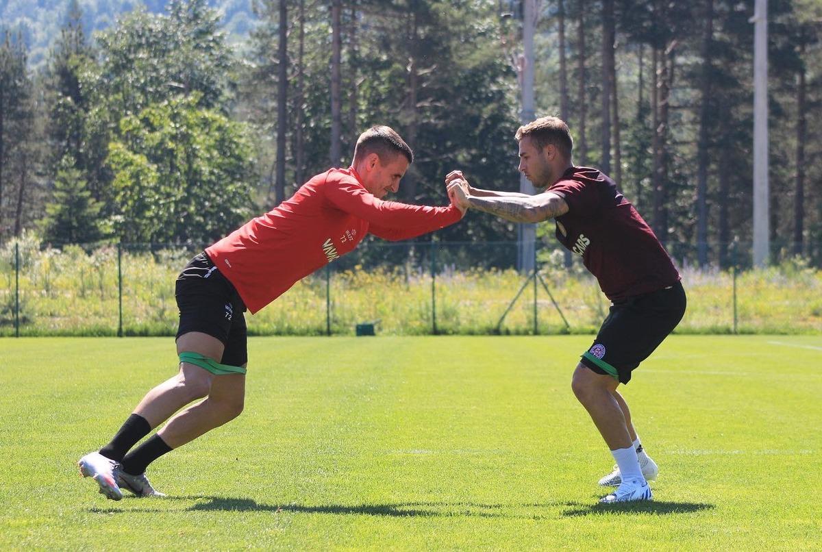 Fatih Karag&uuml;mr&uuml;k, yeni sezon hazırlıklarına Topuk Yaylası'nda devam ediyor