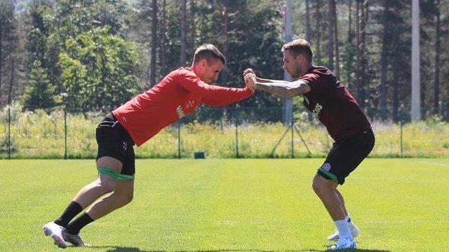 Fatih Karagümrük, yeni sezon hazırlıklarına Topuk Yaylası'nda devam ediyor