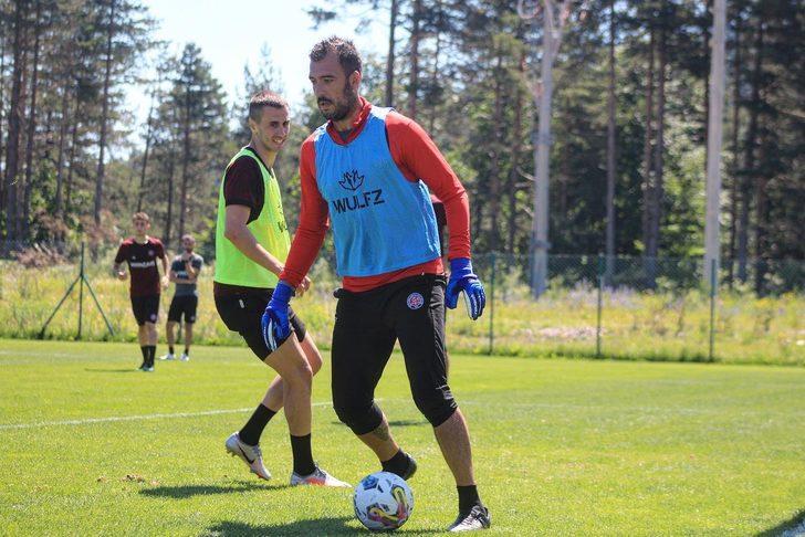 Fatih Karagümrük, yeni sezon hazırlıklarına Topuk Yaylası'nda devam ediyor G3