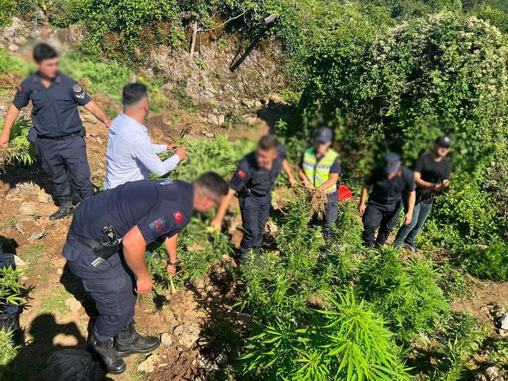 Sakarya'da uyuşturucu operasyonunda 2 zanlı gözaltına alındı G1