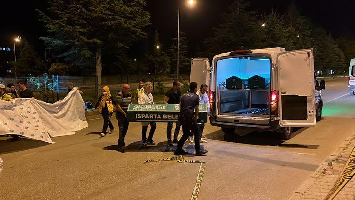 Isparta'da motosikletin çarptığı yaşlı çift öldü, sürücü yaralandı G4