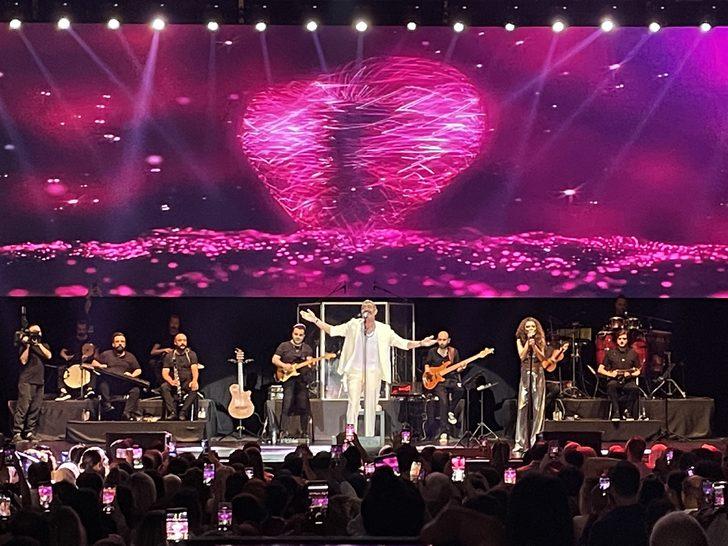 Şarkıcı Hakan Altun Kuruçeşme Açıkhava'da sahne aldı G2