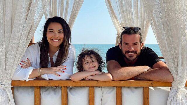 Survivor Panorama yorumcusu Hakan Hatioğlu'nun eşi Gizem Hatipoğlu mini şortuyla poz verdi!