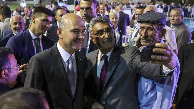 İçişleri Bakanı Soylu, Türkiye Muhtarlarla El Ele Projesi'nin kapanışına katıldı: