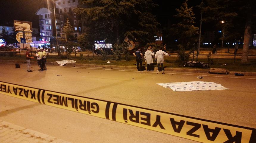 Motosikletin &ccedil;arptığı karı-koca hayatını kaybetti