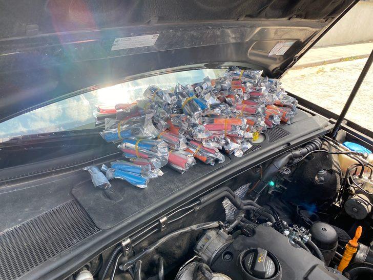 Kapıkule'de gümrük trafiğinden şüphelenilen otomobillerde 3 bin elektronik sigara ele geçirildi G2