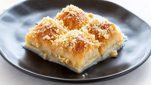 En hafif şerbetli tatlı: Sütlü Nuriye tarifi