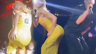 Edis ve Gülşen kalça tokuşturdu! Arkadaşının kucağına çıktı